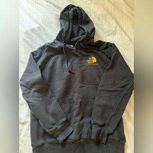 The North Face Women Medium “Walls are meant for climbing” black hoodie
